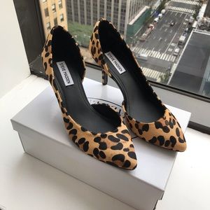 Never worn BRAND NEW Steve Madden pumps